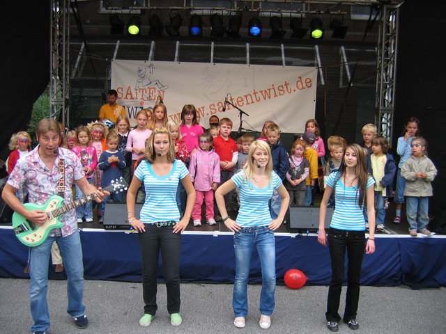 gal/2007/2007 Ruettenscheider Kinderfest/2007 Saitentwist Ruettenscheider Kinderfest 1.9. 385.jpg